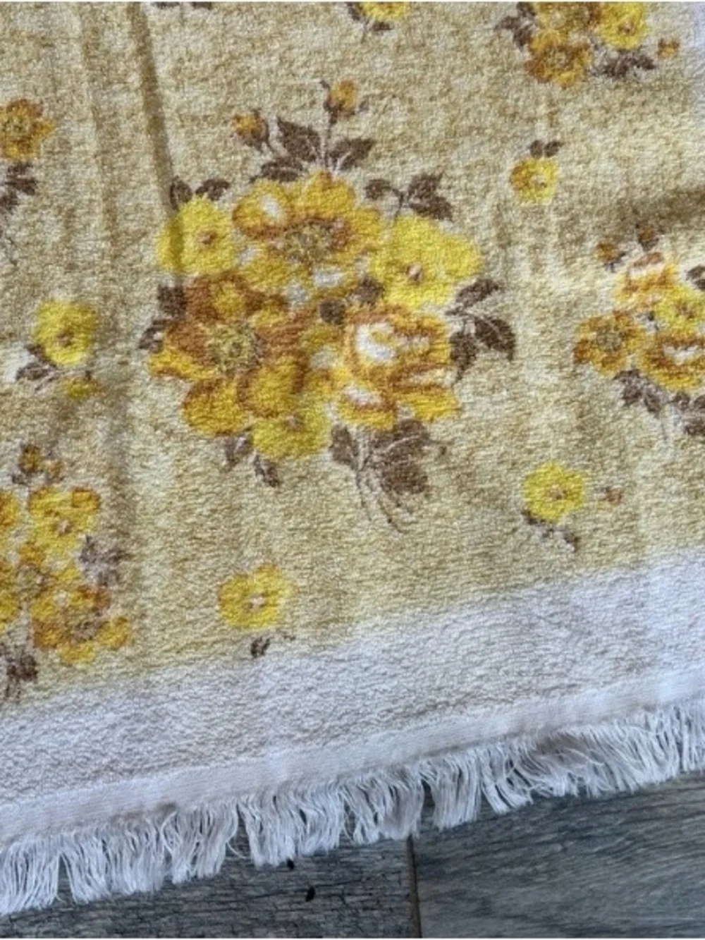 Retro Vintage Bath towel Floral Loop Yarn 100% Cotton Made In USA Yellow Fringe